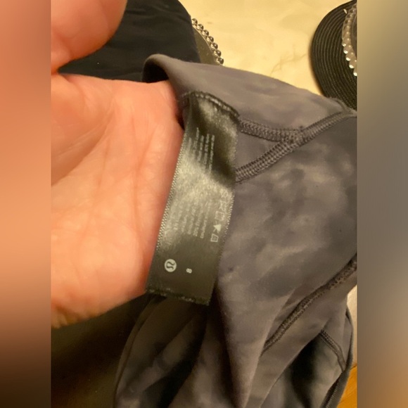 Lululemon aling top - Picture 2 of 8